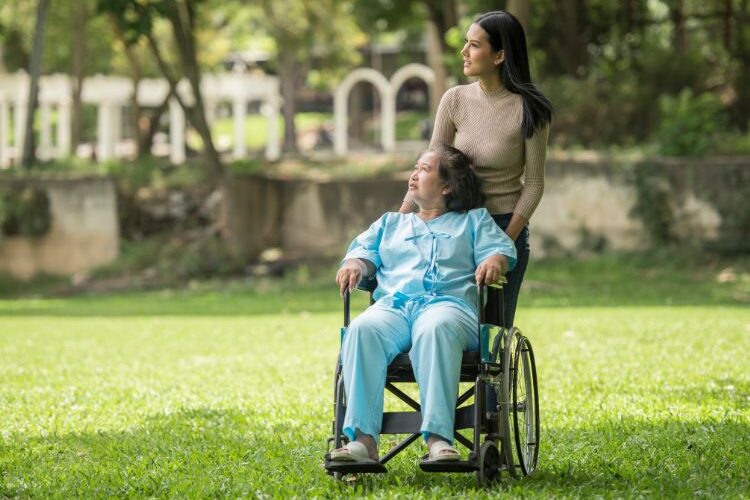 How To Choose The Best Elder Care Services In Kolkata For Your Loved Ones