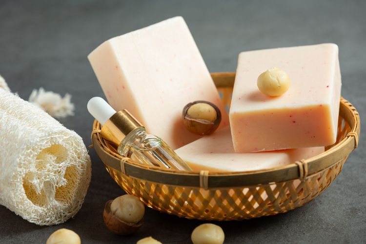 Top Ingredients To Look For In The Best Natural Soap In India